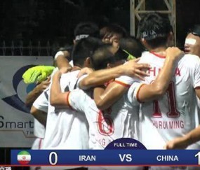  莱巴金娜发球上网战术制霸赛场