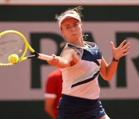  克雷吉茨科娃双打配合精妙，澳网女双搭档捧杯