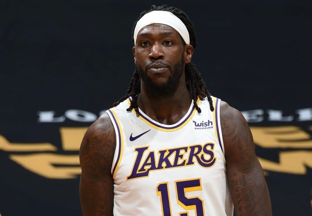  湖人詹姆斯里程碑之夜率队凯旋