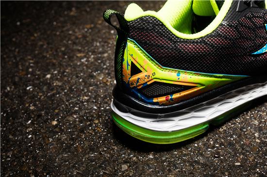  网球鞋科技突破，减震凝胶与轻量化完美结合