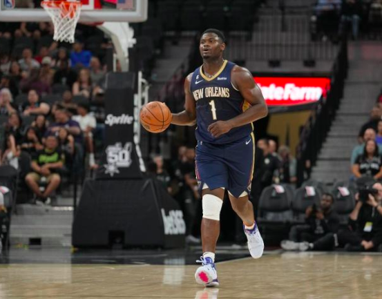  锡安威廉森暴扣集锦鹈鹕击败马刺